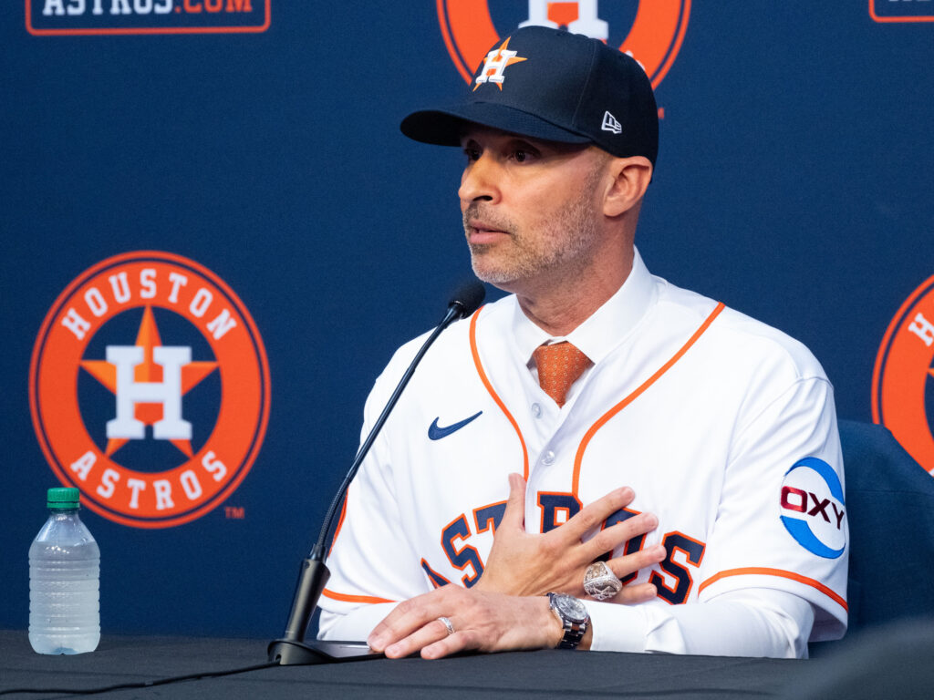 who is the manager of the houston astros