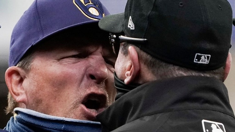 Who is the Manager of the Milwaukee Brewers