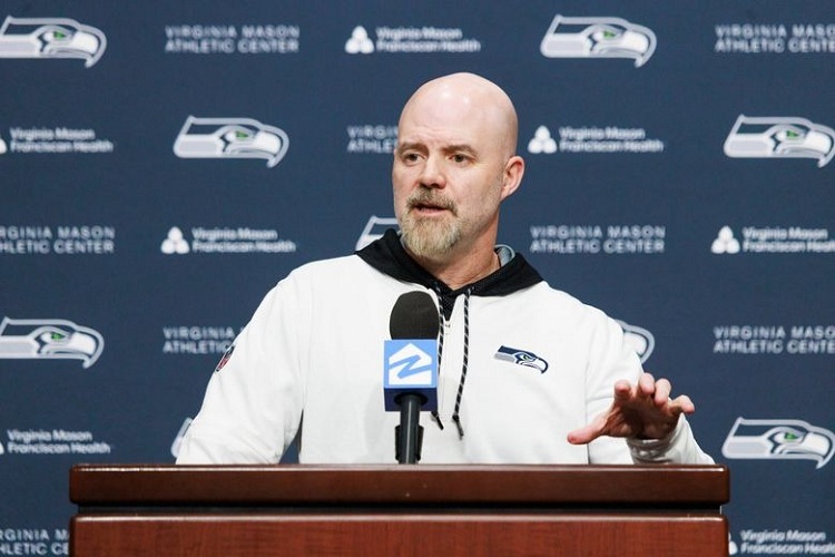 Who is the Seattle Seahawks Offensive Coordinator a